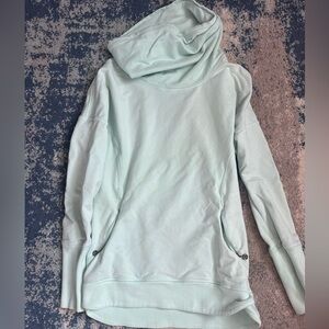 Size 6 Lululemon sweatshirt